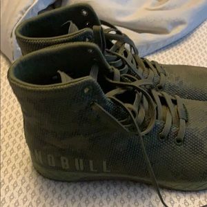 No bull hi tops worn once